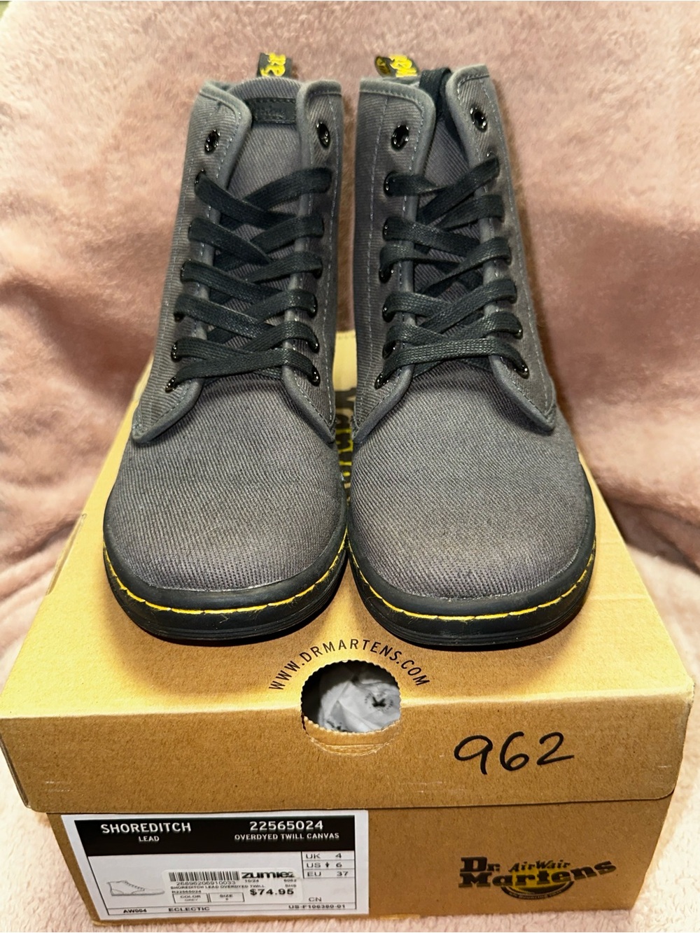 Dr. Martens Air Wair Maelly Women's
Shoe Boot Mid Grey Size: 6